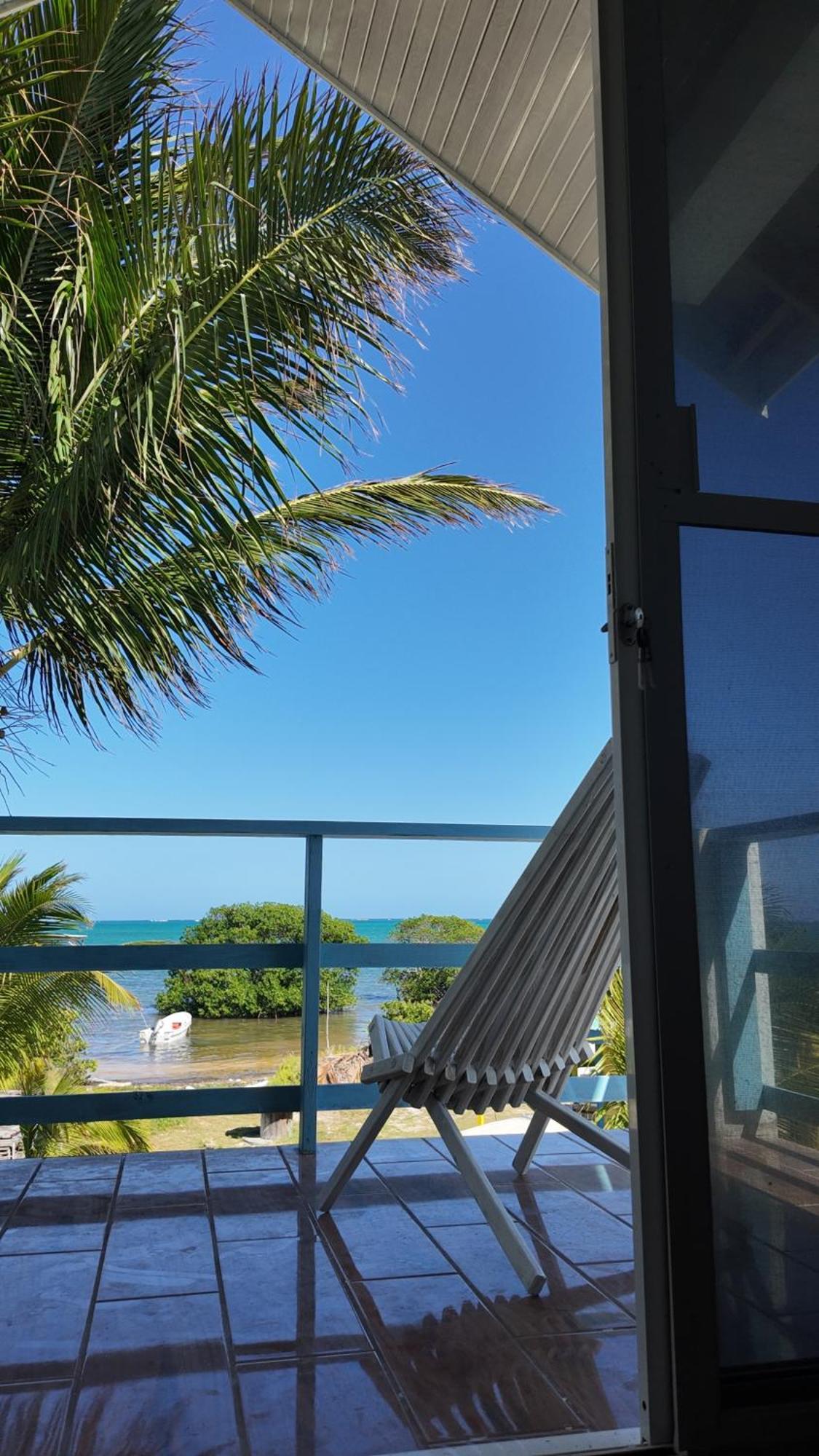 The Novelo Hotel Caye Caulker Exterior photo