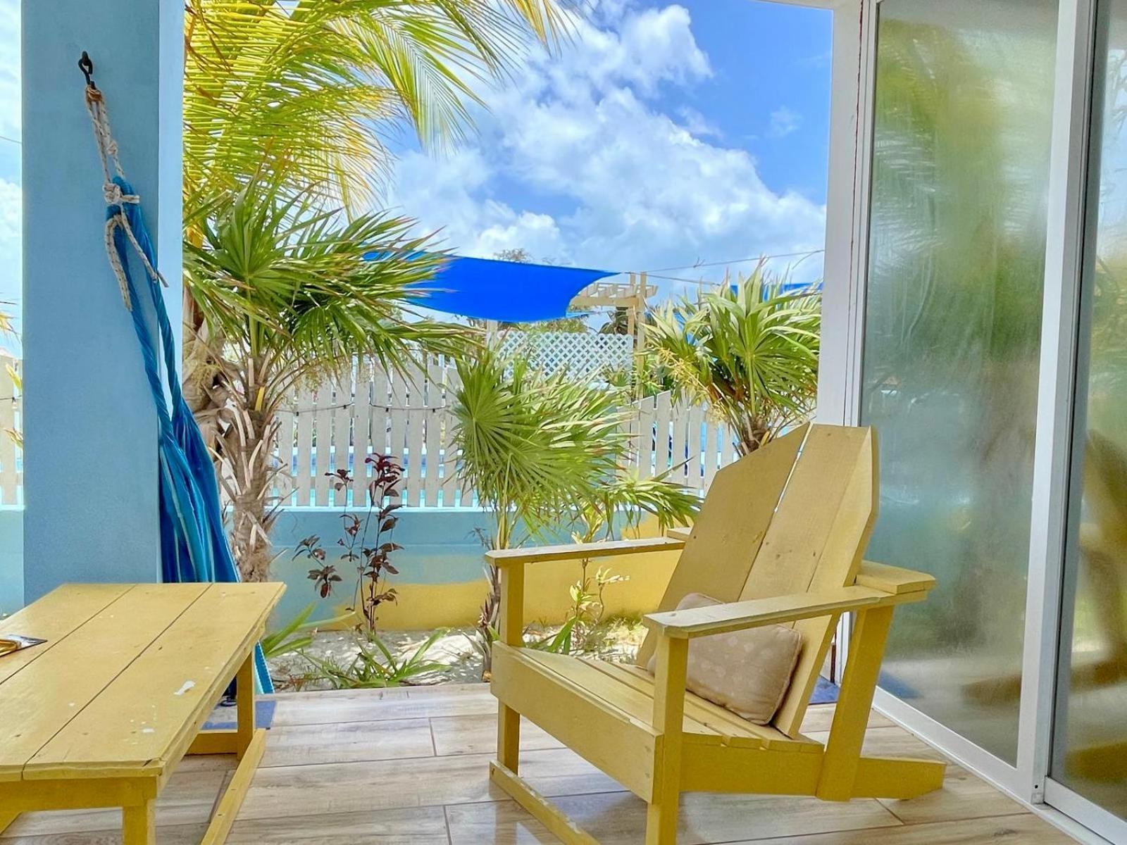 The Novelo Hotel Caye Caulker Exterior photo